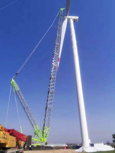 中聯(lián)9800國(guó)華故城一期140米高的風(fēng)機(jī)吊裝 