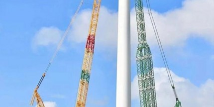 在操作履帶吊車(chē)時(shí)有多種方法可供選擇