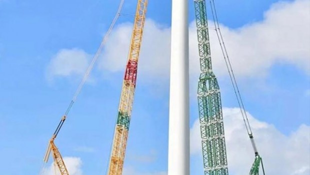 在操作履帶吊車(chē)時(shí)有多種方法可供選擇